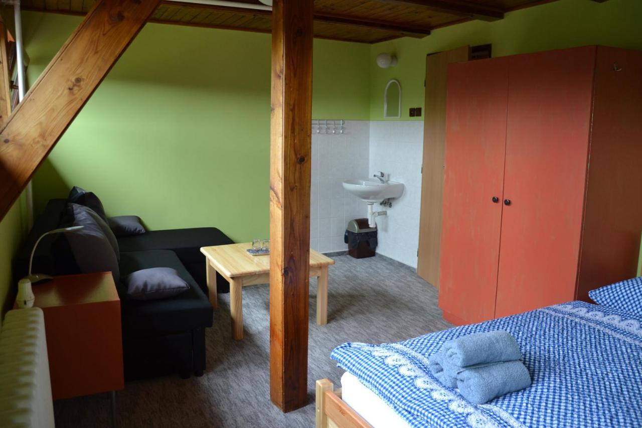 Penzion Pod Severakem Lučany nad Nisou Buitenkant foto